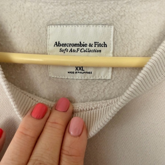 Abercrombie & Fitch Cream and Black Crewneck Sweater - Picture 2 of 3